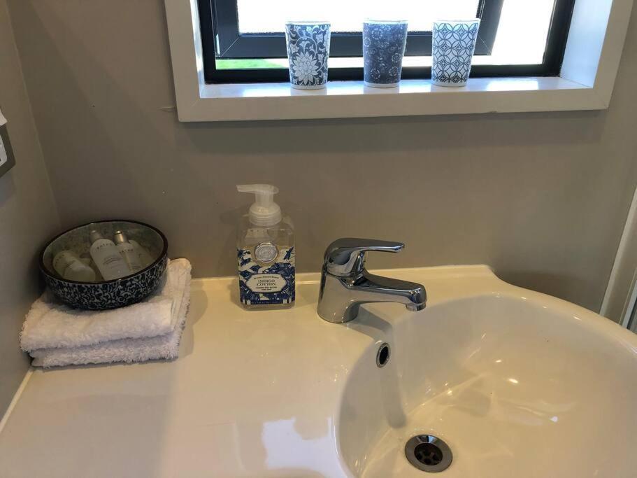 Private, Tasteful Studio Apartment วานากา ภายนอก รูปภาพ